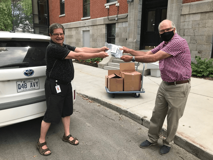 Suncor gives to Montreal foodbanks