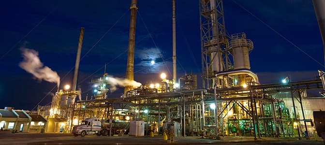 Montreal sulphur plant at night